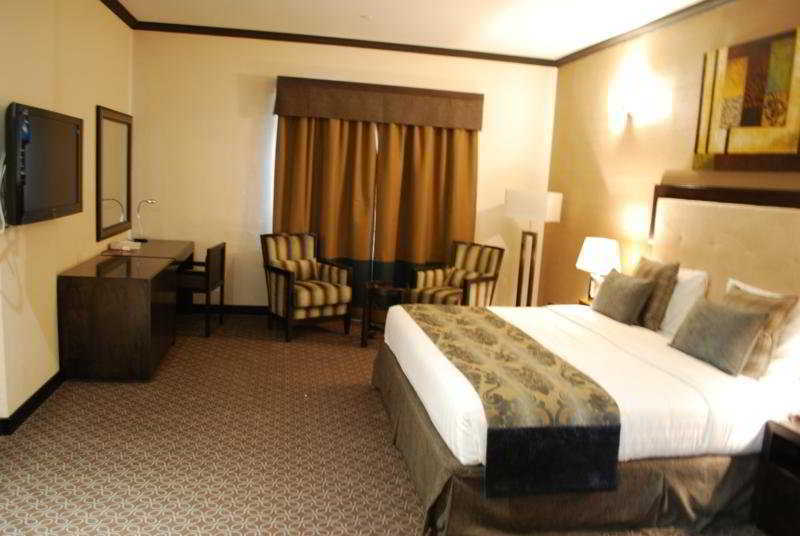 London Crown Hotel Dubaï Extérieur photo