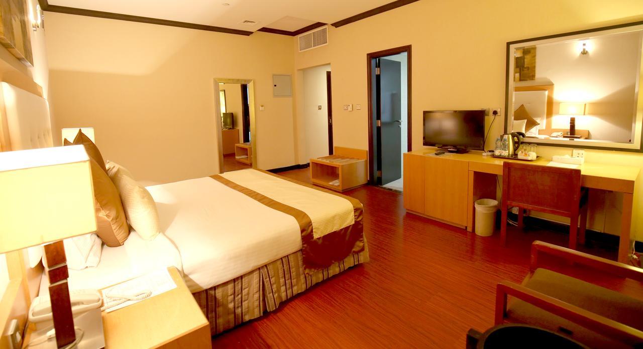London Crown Hotel Dubaï Extérieur photo