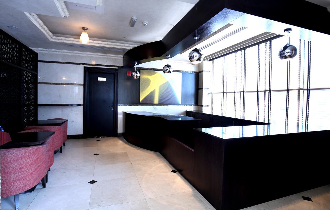 London Crown Hotel Dubaï Extérieur photo