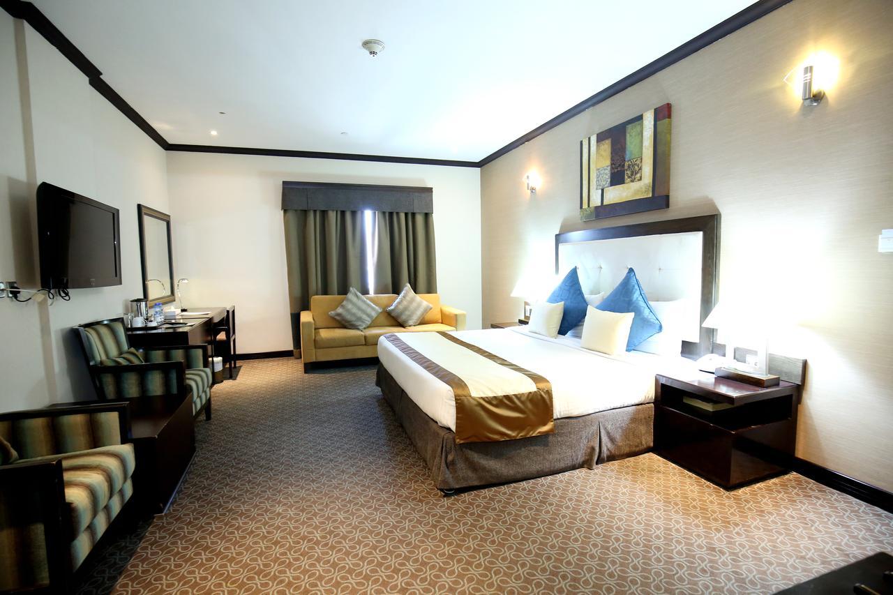 London Crown Hotel Dubaï Extérieur photo