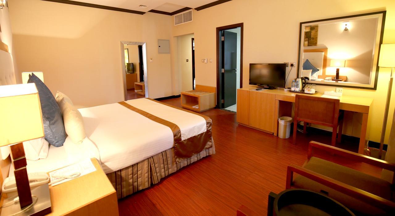 London Crown Hotel Dubaï Extérieur photo