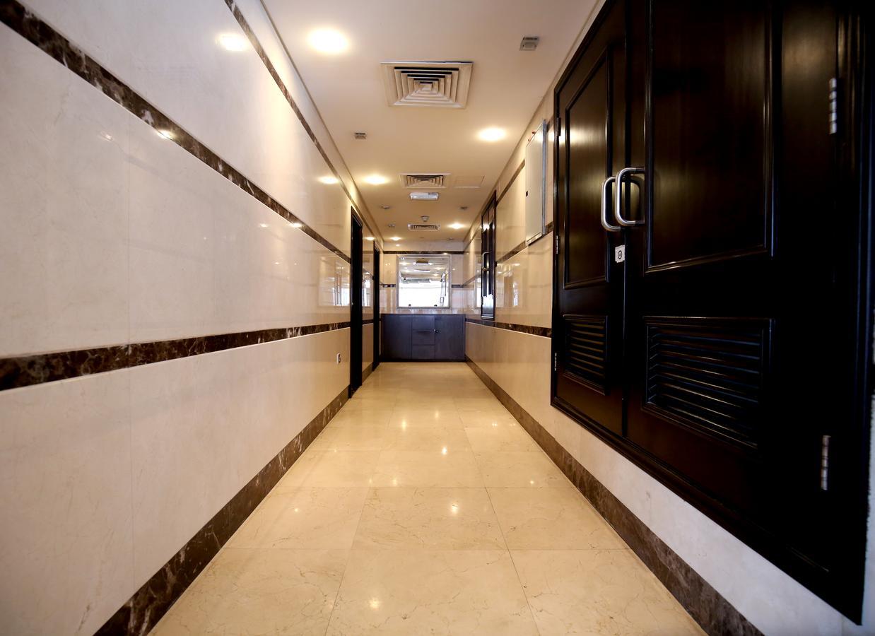 London Crown Hotel Dubaï Extérieur photo