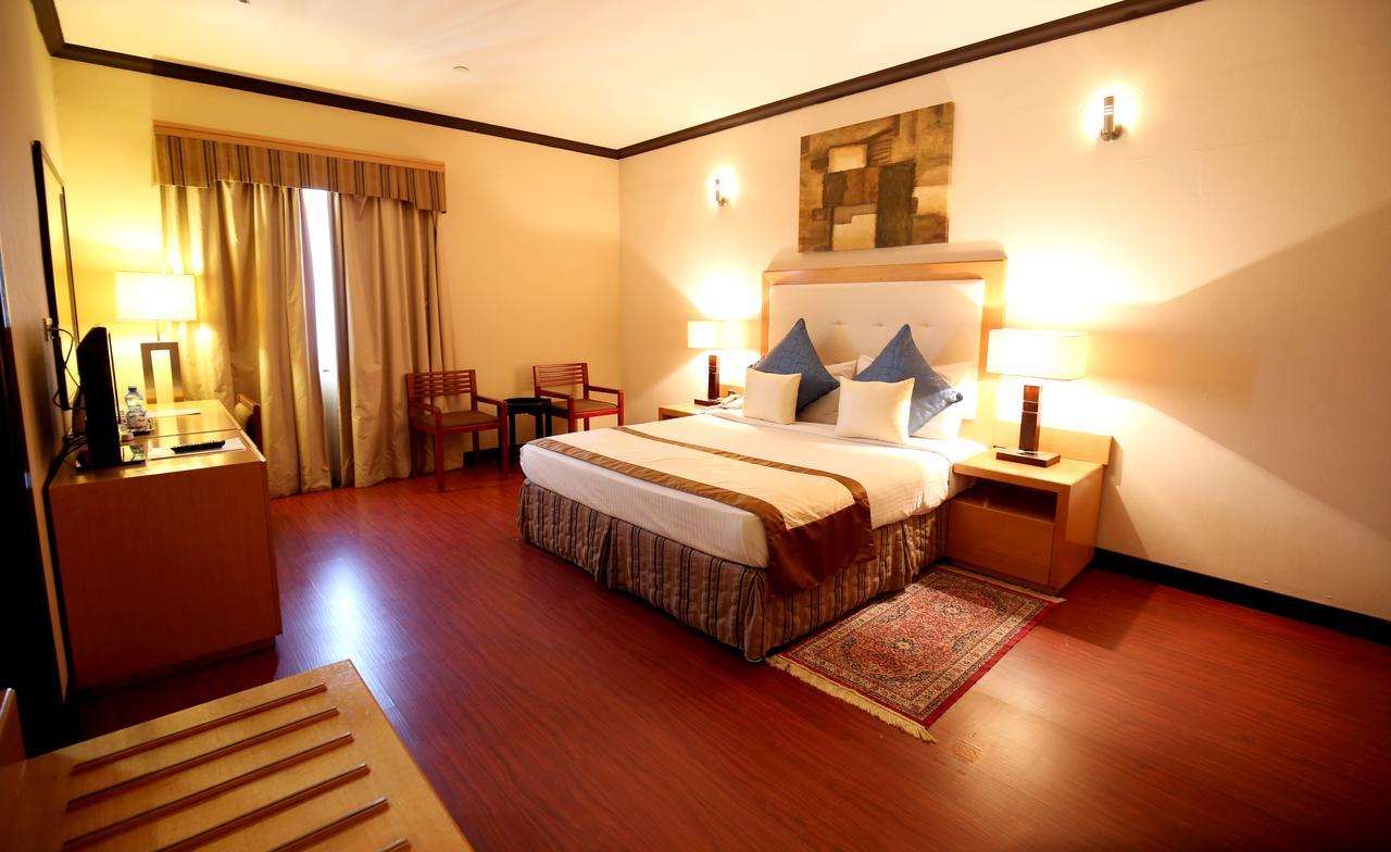 London Crown Hotel Dubaï Extérieur photo