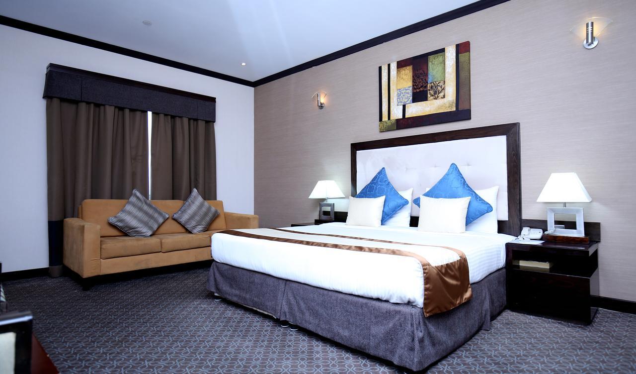 London Crown Hotel Dubaï Extérieur photo