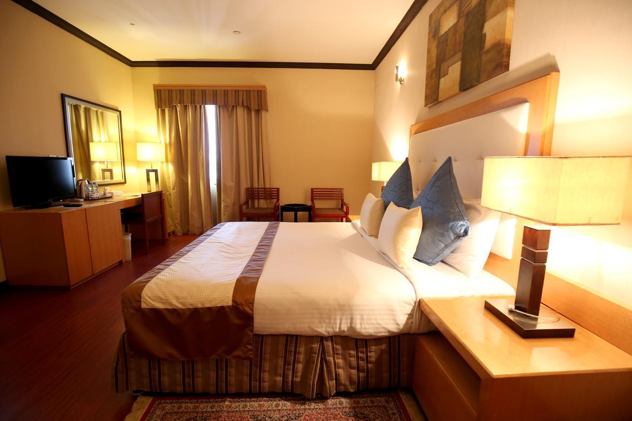 London Crown Hotel Dubaï Extérieur photo