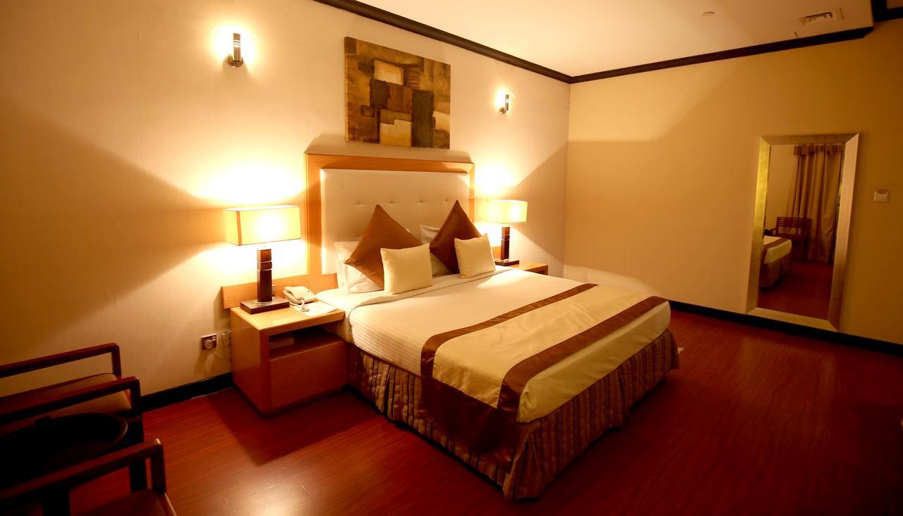 London Crown Hotel Dubaï Extérieur photo