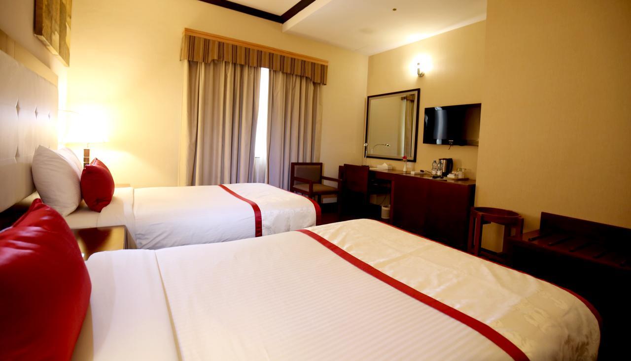 London Crown Hotel Dubaï Extérieur photo
