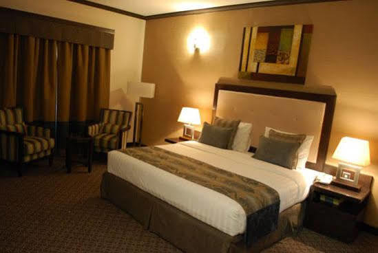 London Crown Hotel Dubaï Extérieur photo